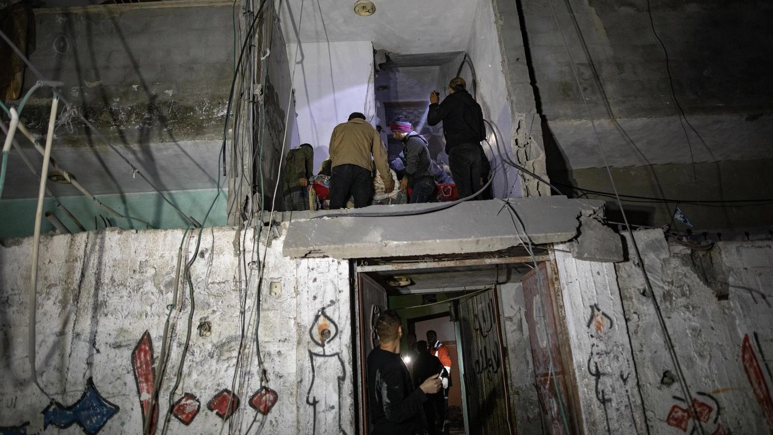Gaza, media: 12 morti in raid di Israele a est di Rafah