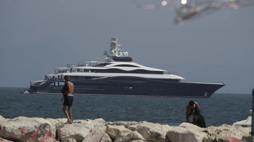 Quanto costa lo yacht di Zuckerberg che si aggira per le coste italiane: il prezzo stimato