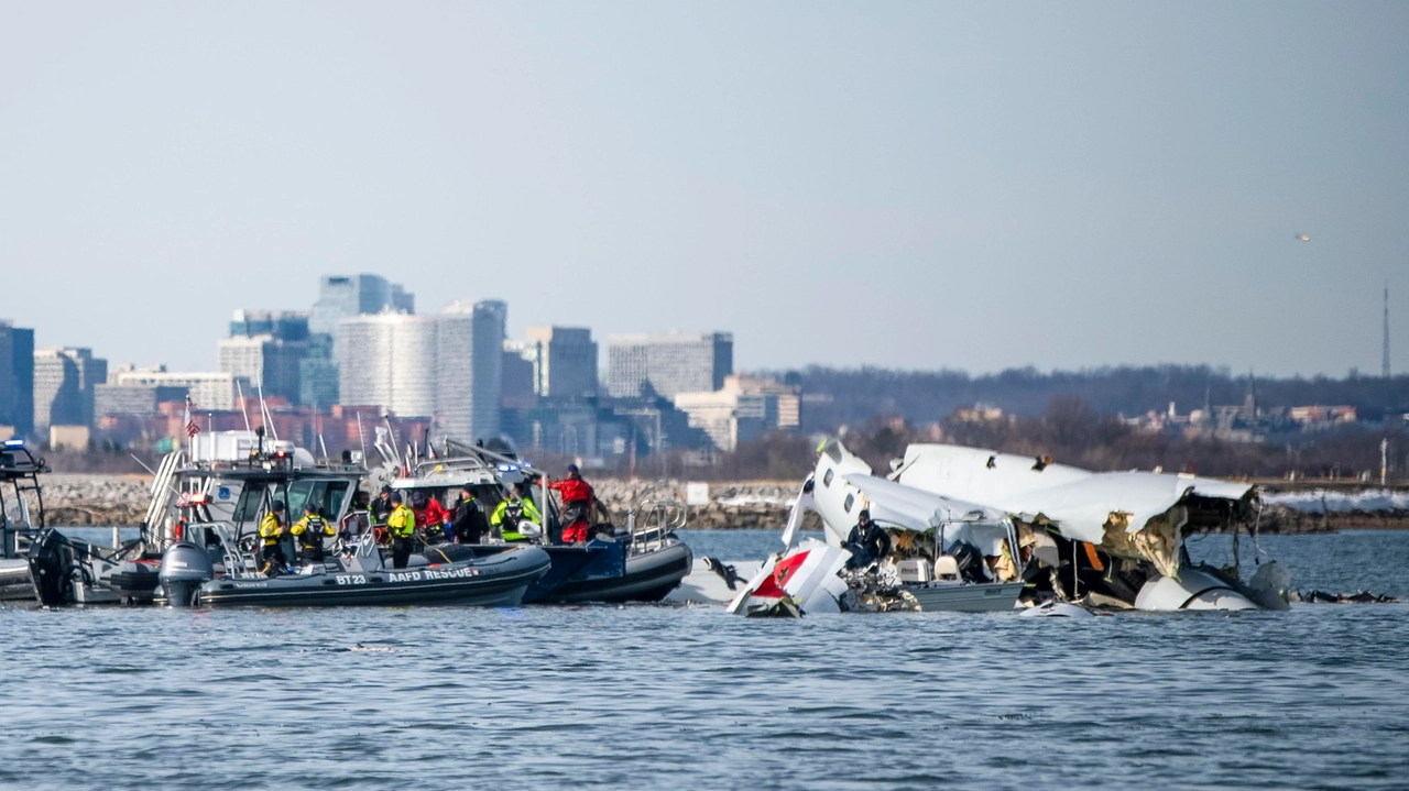 USA WASHINGTON DC AIRPLANE CRASH