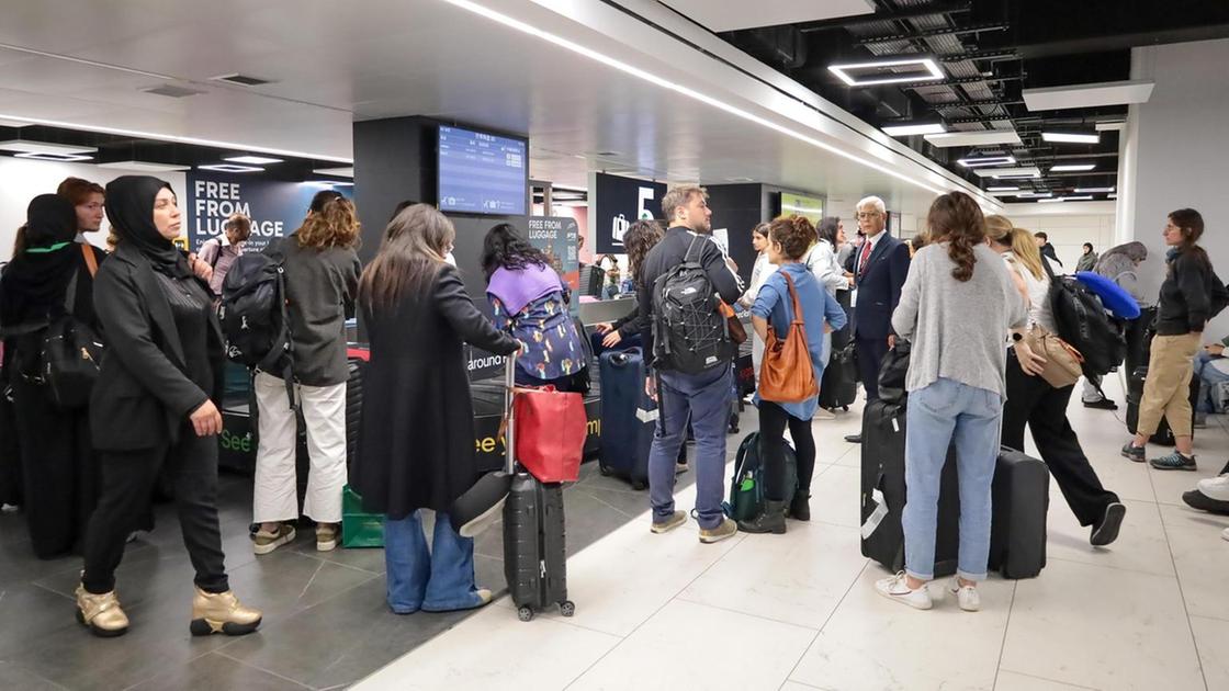 A Fiumicino volo charter dal Libano con un centinaio di italiani