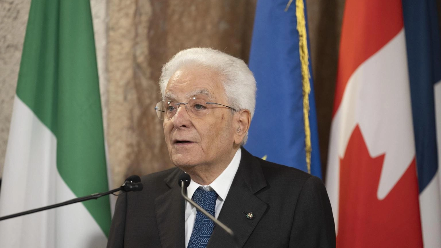 Mattarella, 'abbattere debito necessità ineludibile'