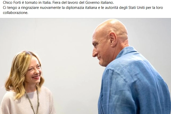 Chico Forti, la foto con Giorgia Meloni all'aeroporto militare di Pratica di Mare