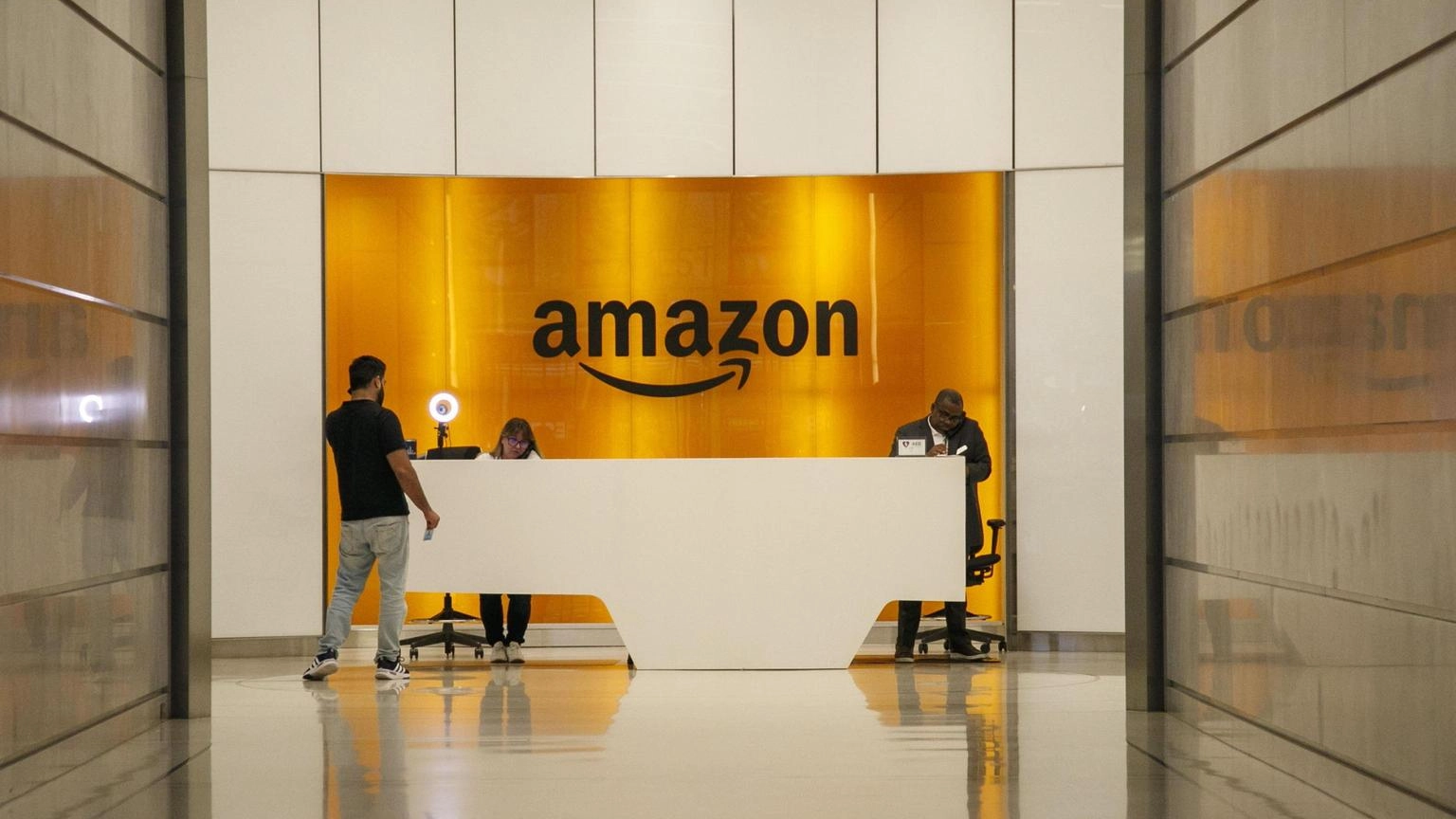 Amazon, nel 2023 1,2 miliardi contro la contraffazione