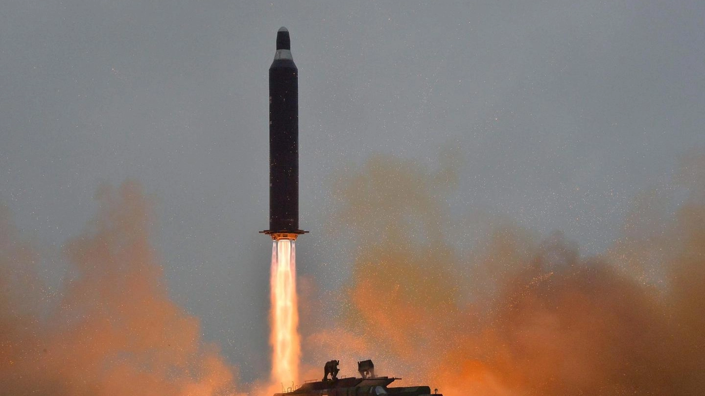 Il lancio di un missile Hwasong-10 (Ansa)