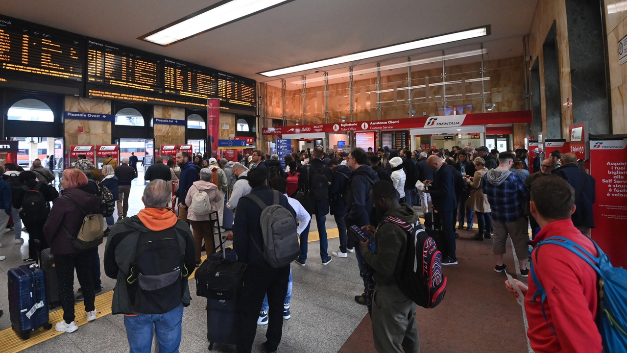 Il maltempo in Emilia Romagna si abbatte anche sulla circolazione ferroviaria (foto di repertorio FotoSchicchi)