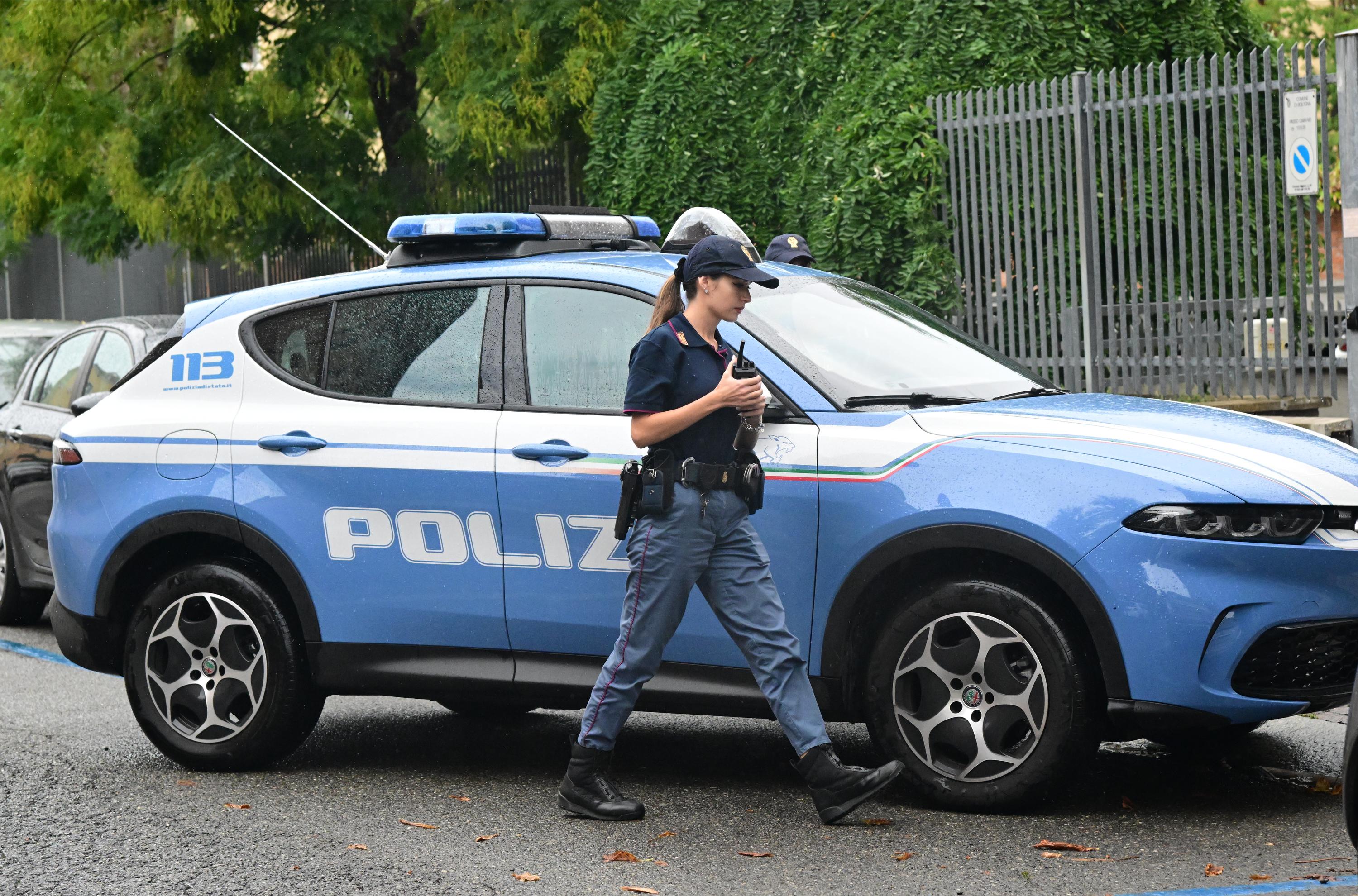 Pompei, 14enne accoltellato a scuola dal compagno: la lite per una ragazzina