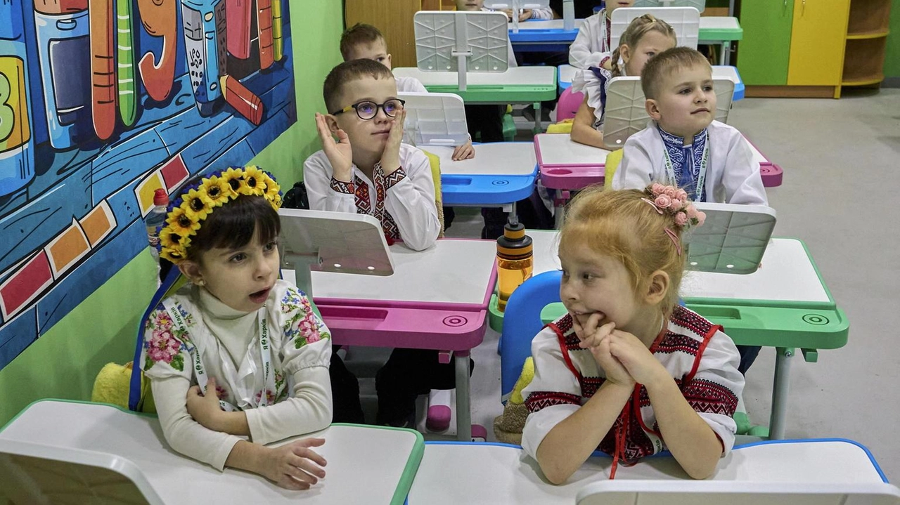 Gli studenti di Mariupol sono obbligati a ringraziare i soldati russi per la 'liberazione', un atto di propaganda secondo il Consiglio comunale.