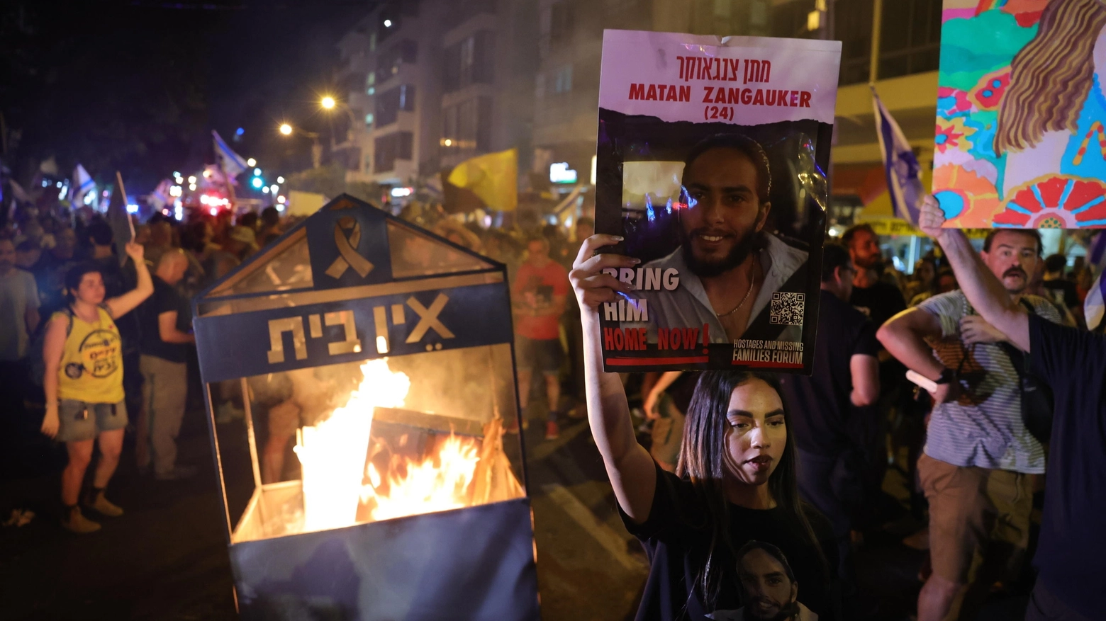 Una manifestazione contro il governo israeliano a Tel Aviv