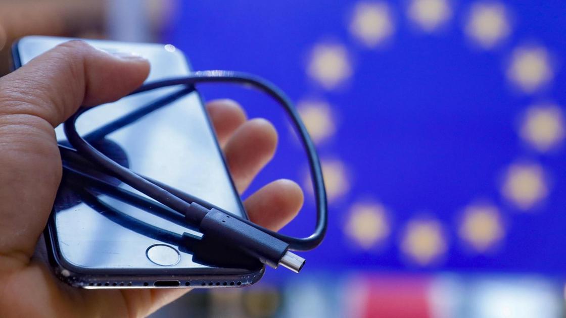 Nuova normativa europea: caricatore unico USB C obbligatorio dal 28 dicembre