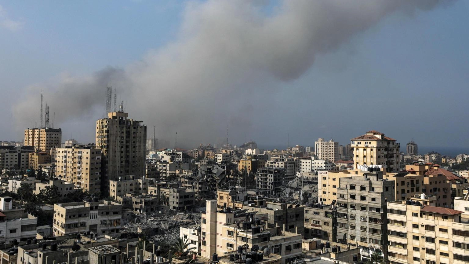 Hamas, i palestinesi in fila per gli aiuti uccisi sono 19