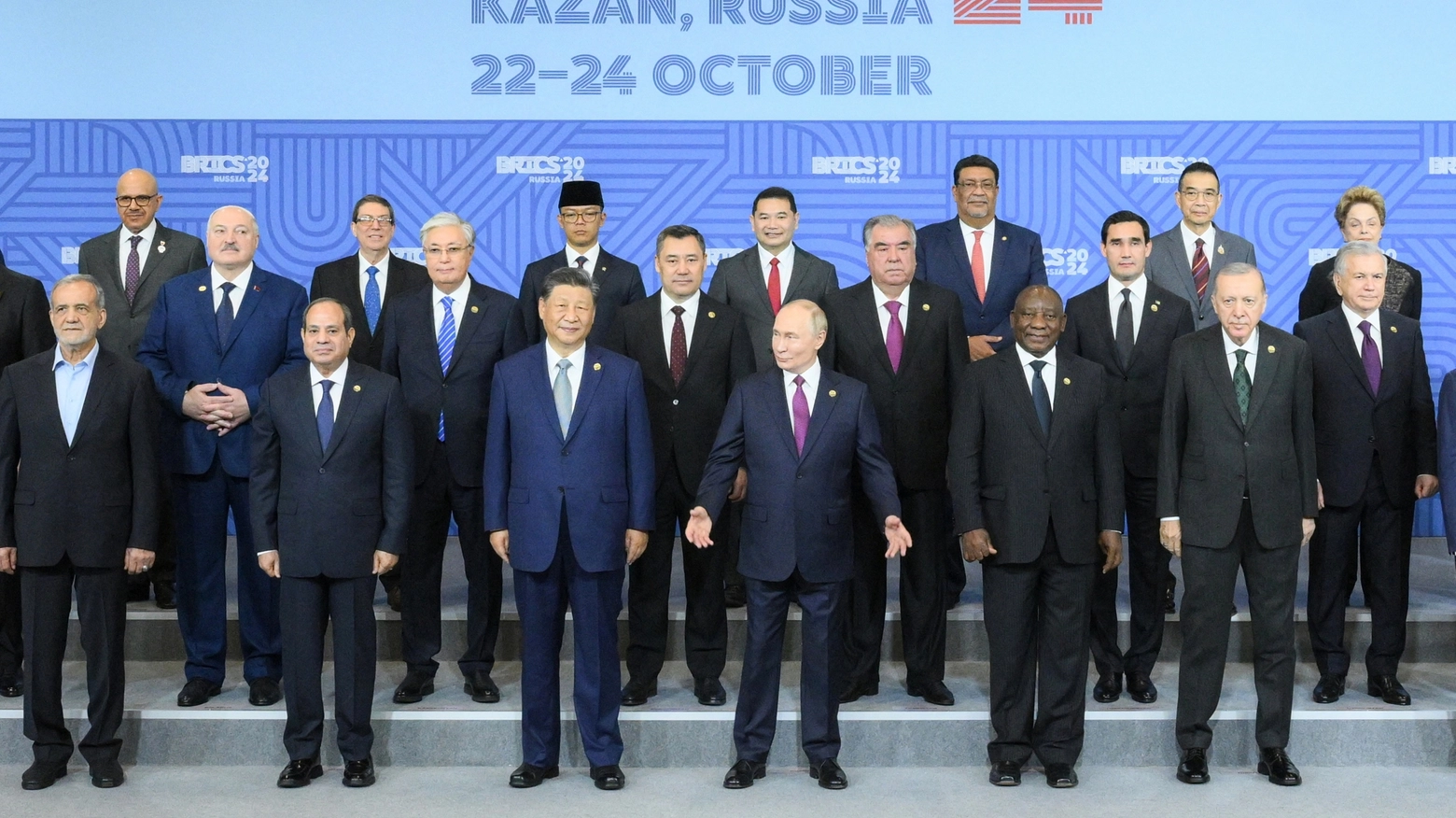 Foto di rito per i leader dei Paesi partecipanti ai Brics (ImagoE)