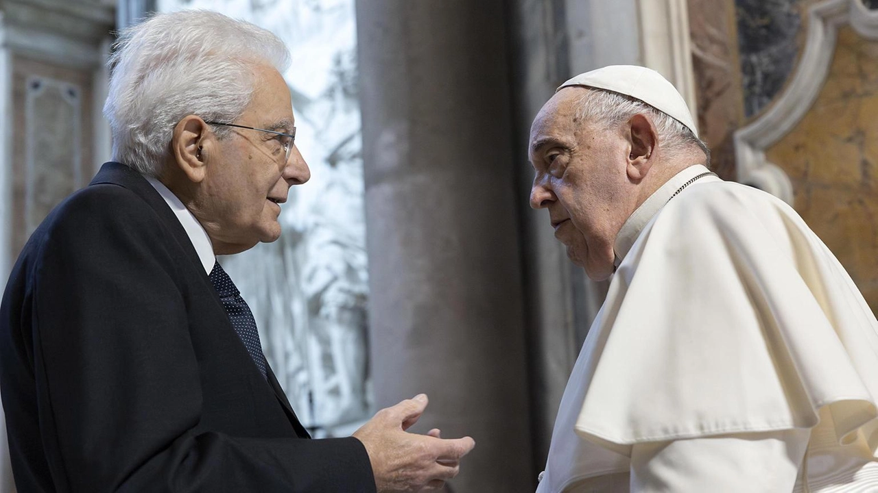 Il Presidente Mattarella ringrazia Papa Francesco per il messaggio di pace, sottolineando l'importanza del dialogo e della gestione delle migrazioni e delle nuove tecnologie.