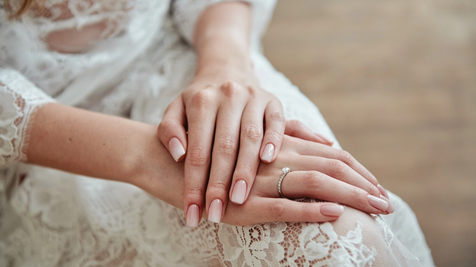 Consigli e tendenze dell'estate 2024 per la manicure sposa - Crediti: iStock