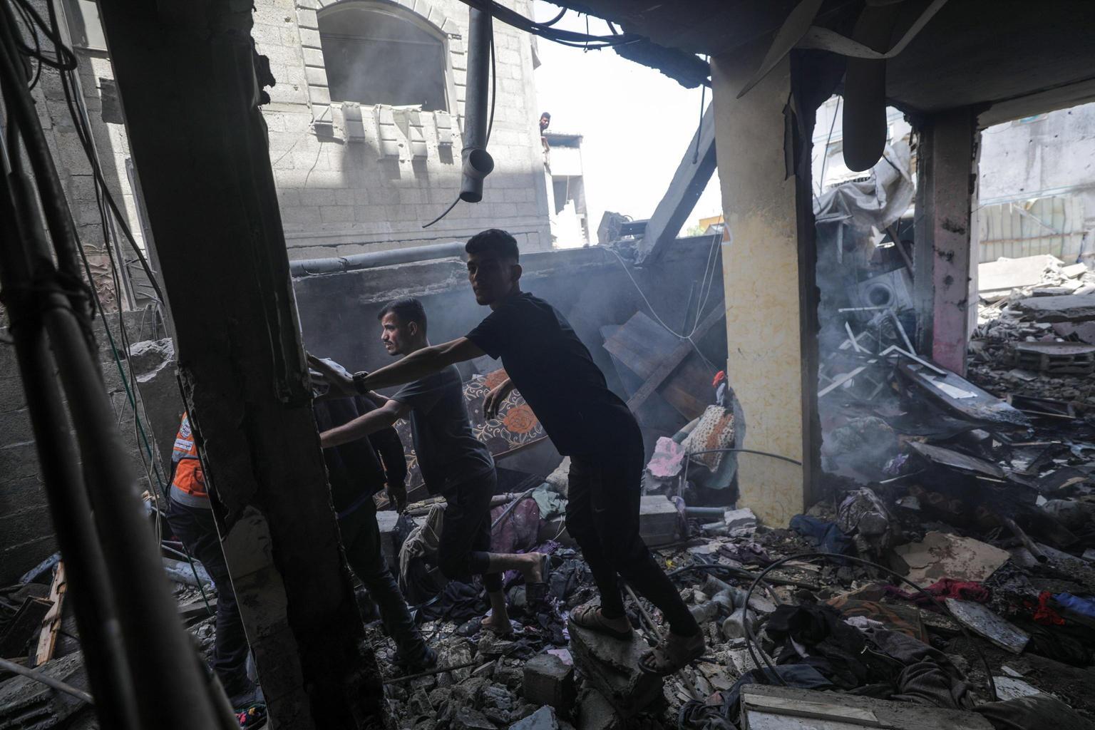 Gaza, Media: 14 Morti In Raid Israele Su Campo Profughi Nuseirat