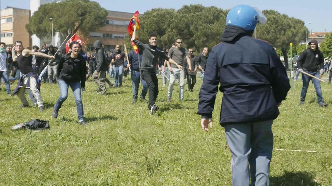 Scontri Pisa, una decina i poliziotti indagati