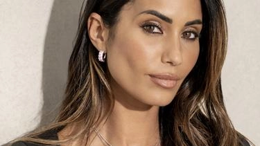 Federica Nargi (nella foto) protagonista delle nuove collezioni autunno inverno 2025 di Mabina Gioielli. Nella foto Nargi indossa un multilayering...