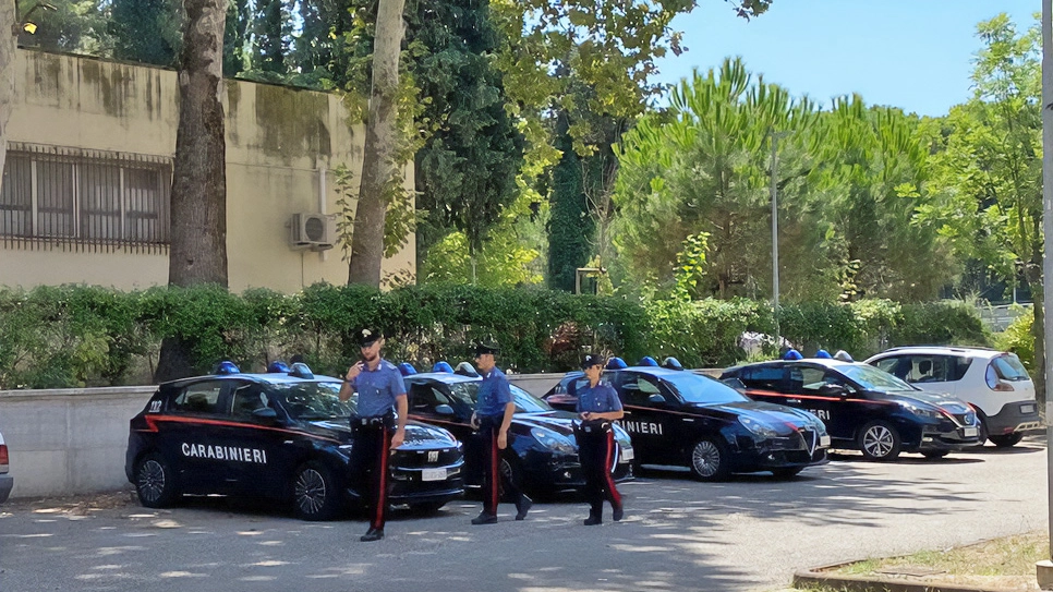 Il presidio dei carabinieri all'ospedale al 'Ceccarini' di Riccione (foto Petrangeli)