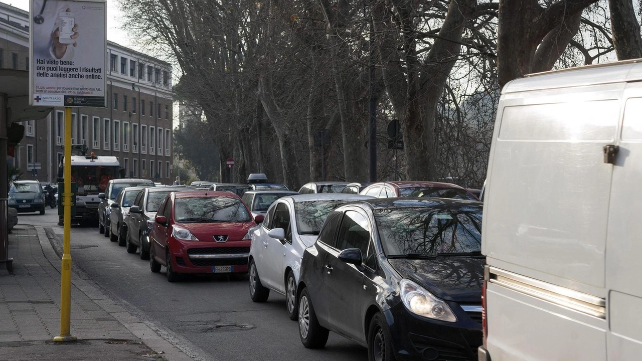 Dal 2022 la spesa è salita in media di 61 euro; Roma la più cara