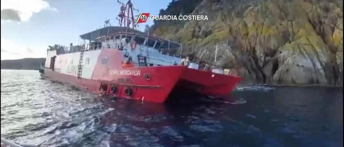 Nave oceanografica Fugro Mercator incagliata all'isola d'Elba, salvi 11 membri dell'equipaggio