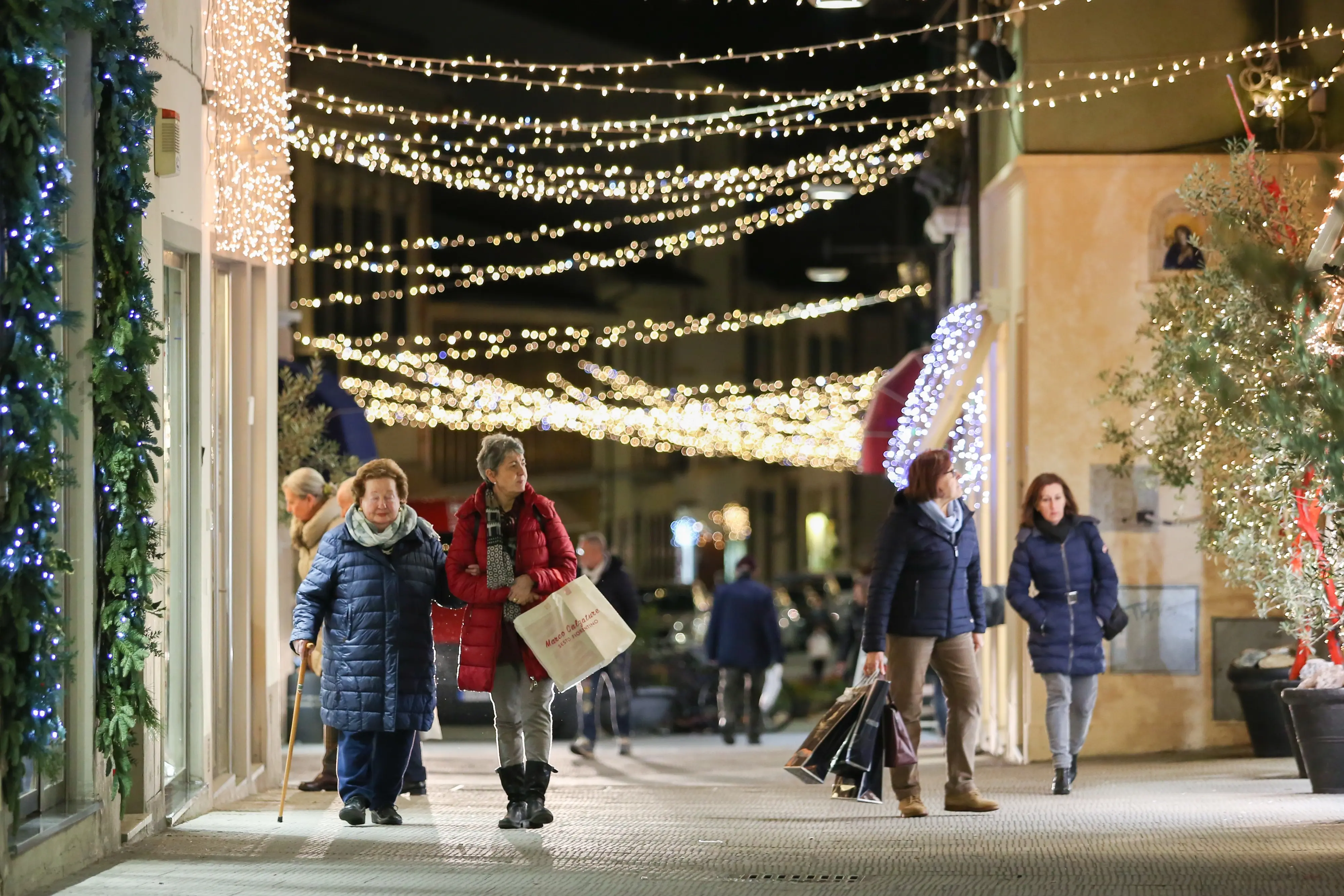 Natale 2024, un miliardo in meno per gli acquisti: pesano sfiducia e Black Friday