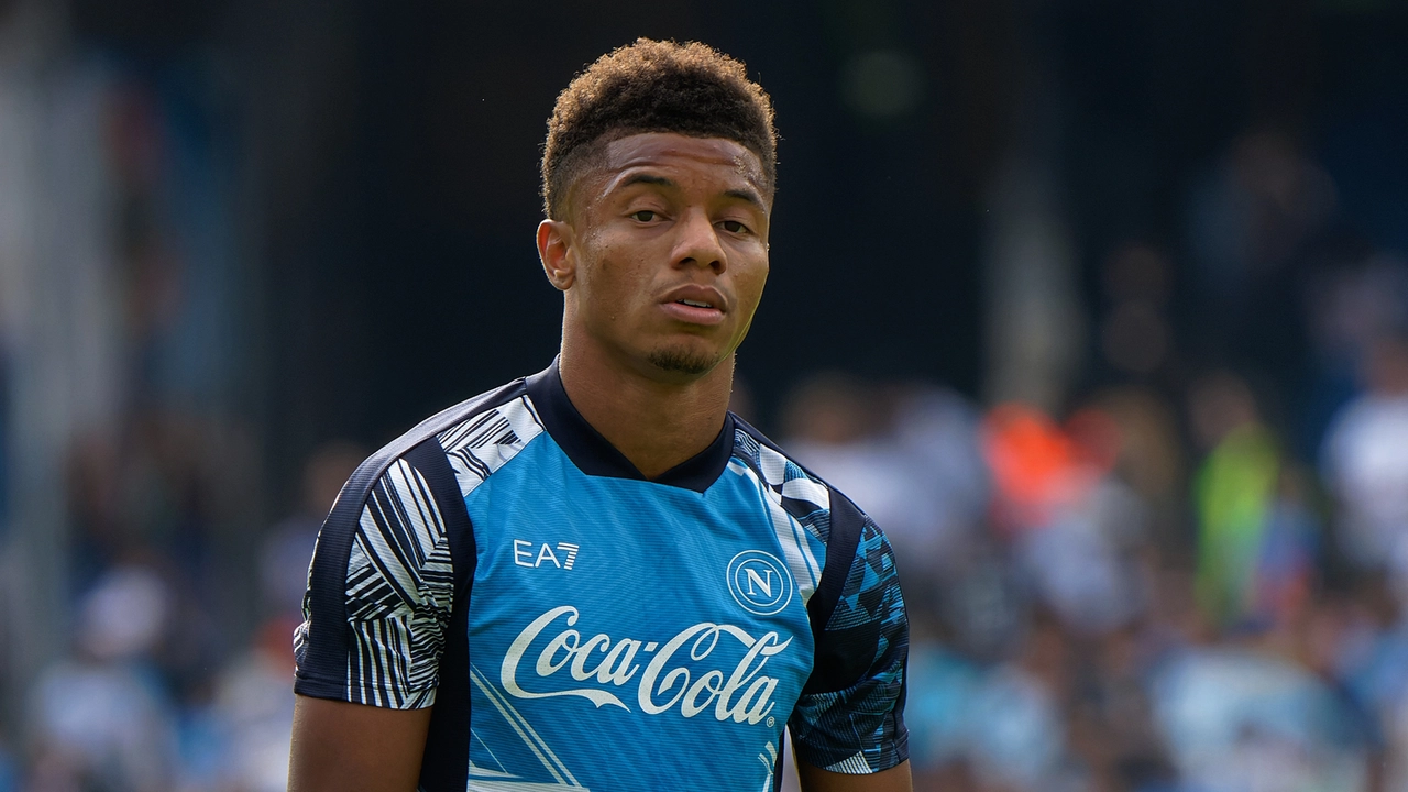 David Neres, calciatore brasiliano del Napoli (Fotoest)