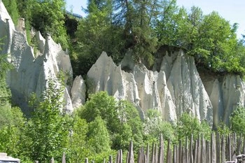 Le piramidi di terra