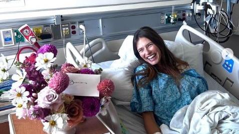 Bianca Balti: “Ho un cancro alle ovaie ma lo batterò. Per me e le mie figlie”