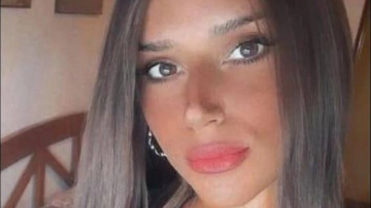 Clelia Ditano è morta a 25 anni a Fasano (Brindisi) cadendo dal quarto piano nel vano ascensore