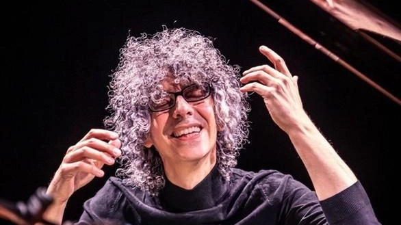 A sinistra, Giovanni Allevi super-ospite del Festival Sempre in tema di note all’evento saranno presenti anche Noemi e Gaia