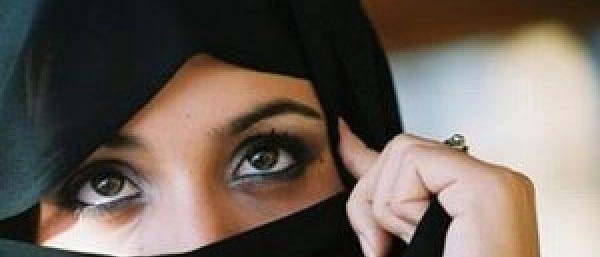 Stop al burqa: la Lega vuole vietarlo nei luoghi pubblici. “Fobia anti-islamica”