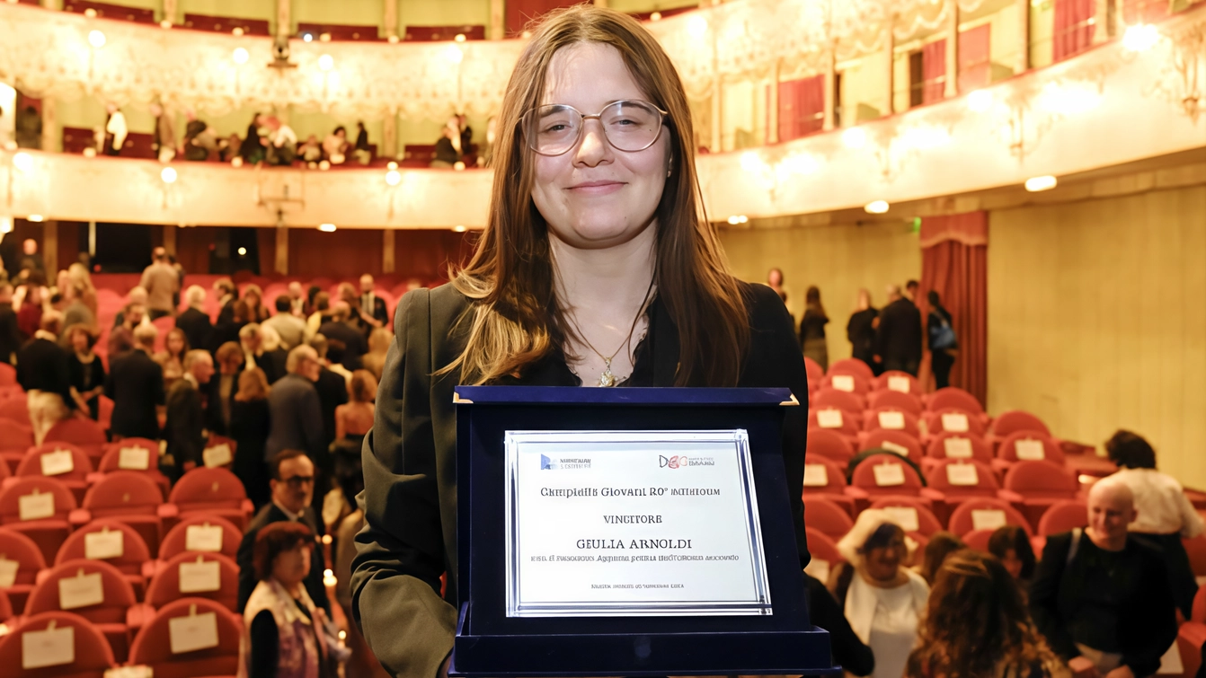 Giulia Arnoldi, 19 anni, alla Fenice di Venezia premiata con il Campiello Giovani