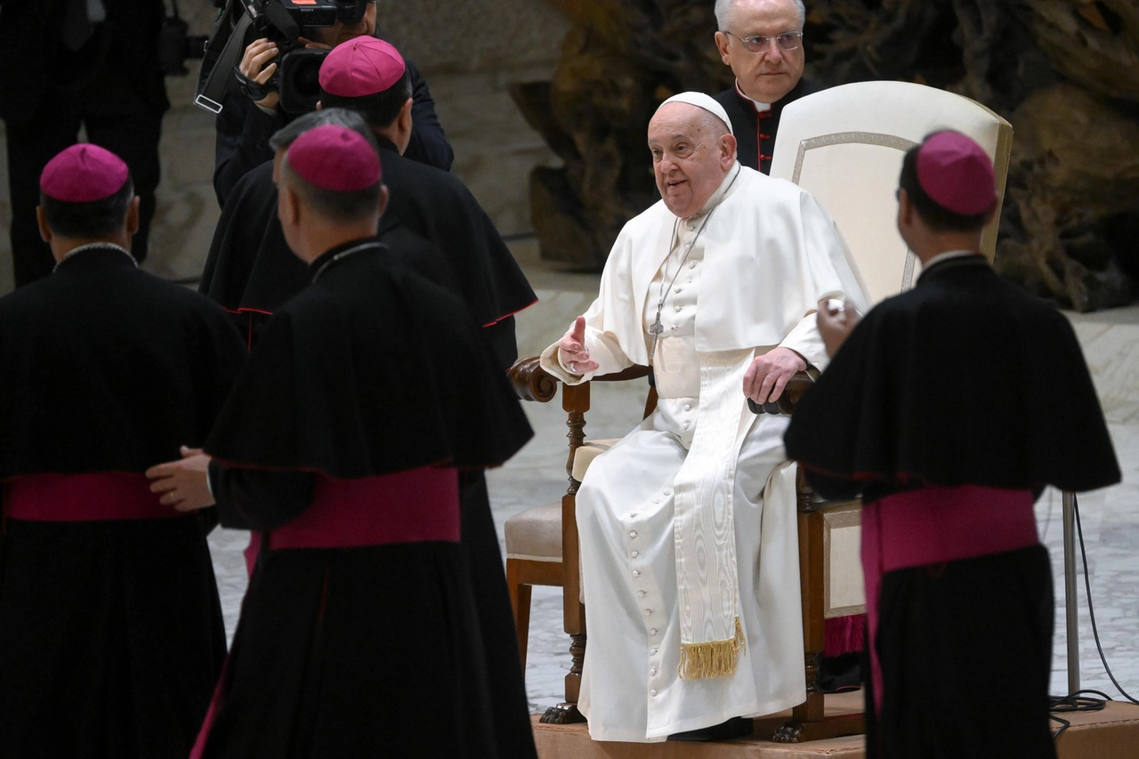 Papa Francesco durante l'Udienza generale in Aula Paolo VI, Città del Vaticano, 5 febbraio 2025. (Ansa)