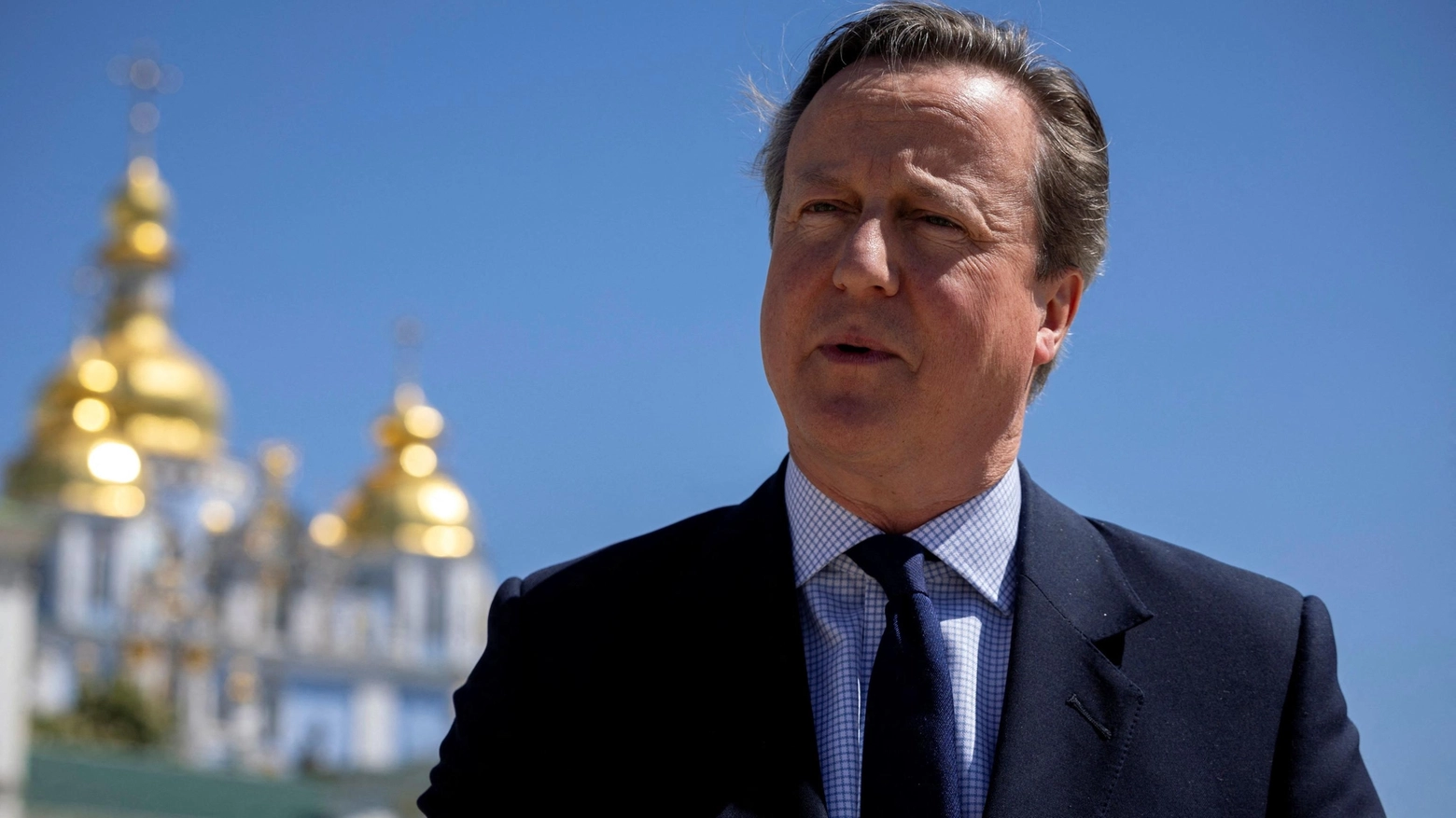 Davi Cameron in visita a Kiev il 2 maggio (foto Ansa)
