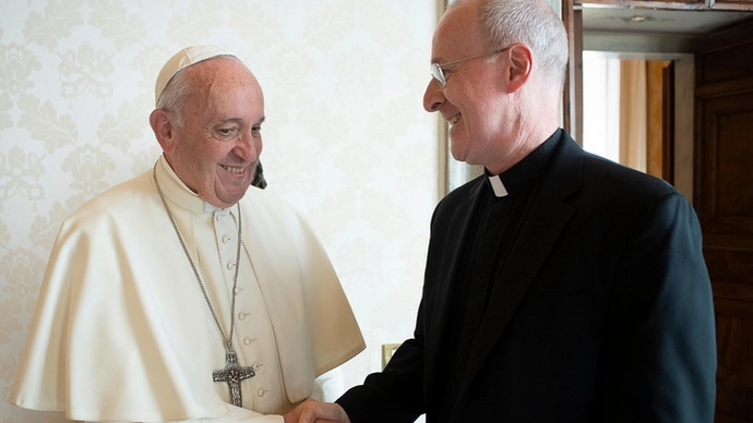 Padre James Martin e papa Francesco, entrambi gesuiti