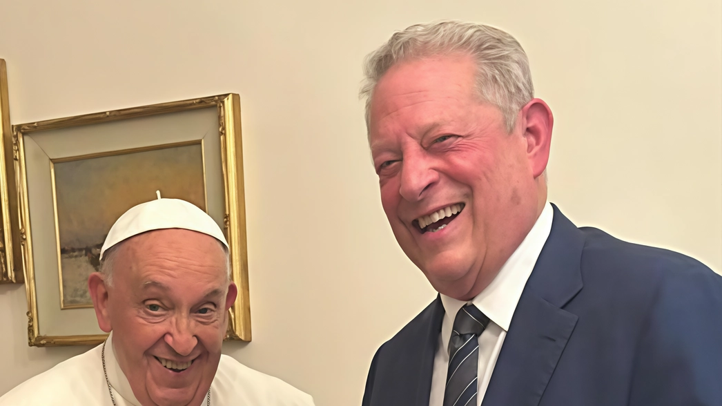 Il Papa incontra Al Gore: "Grazie per la tua inquietudine climatica"
