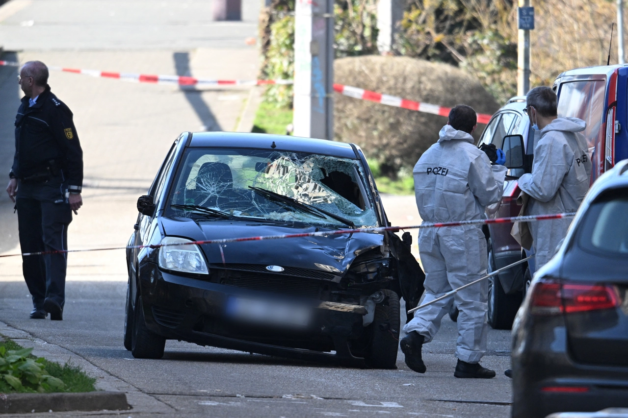 Auto sulla folla a Mannheim