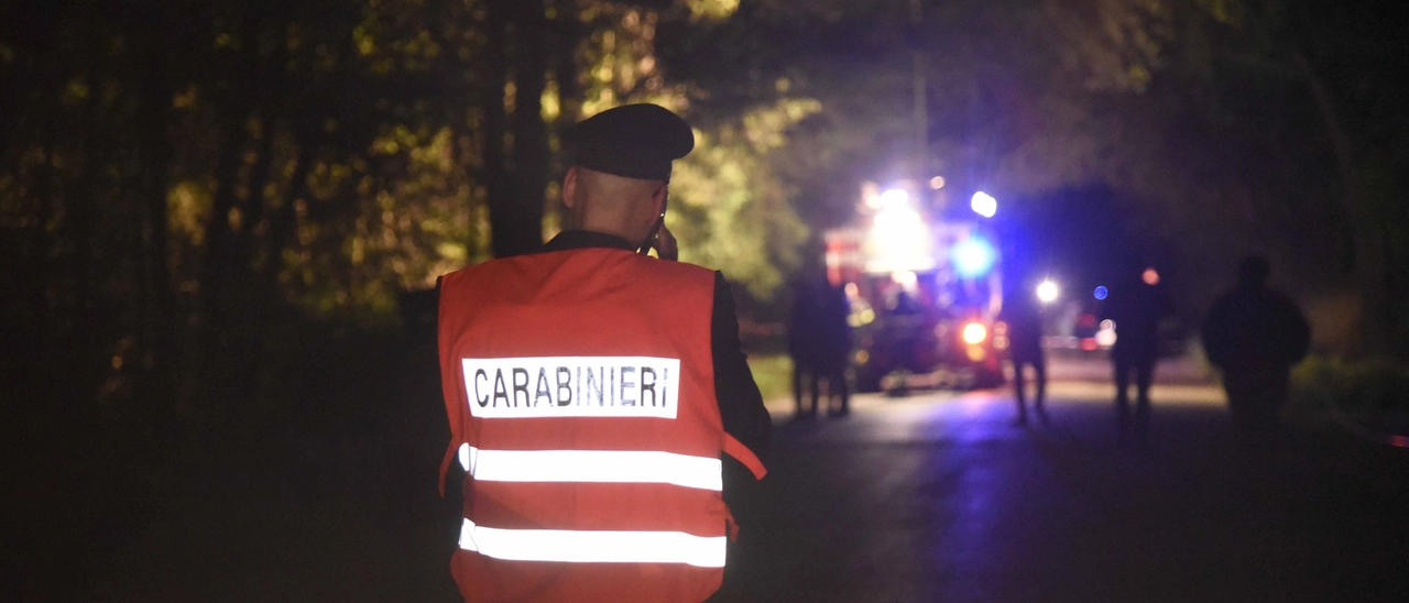 La giovanissima vittima lascia una bambina di 5 anni. A dare l’allarme ai carabinieri era stato lo stesso convivente. La Procura: “L’iscrizione nel registro degli indagati? Un atto dovuto”