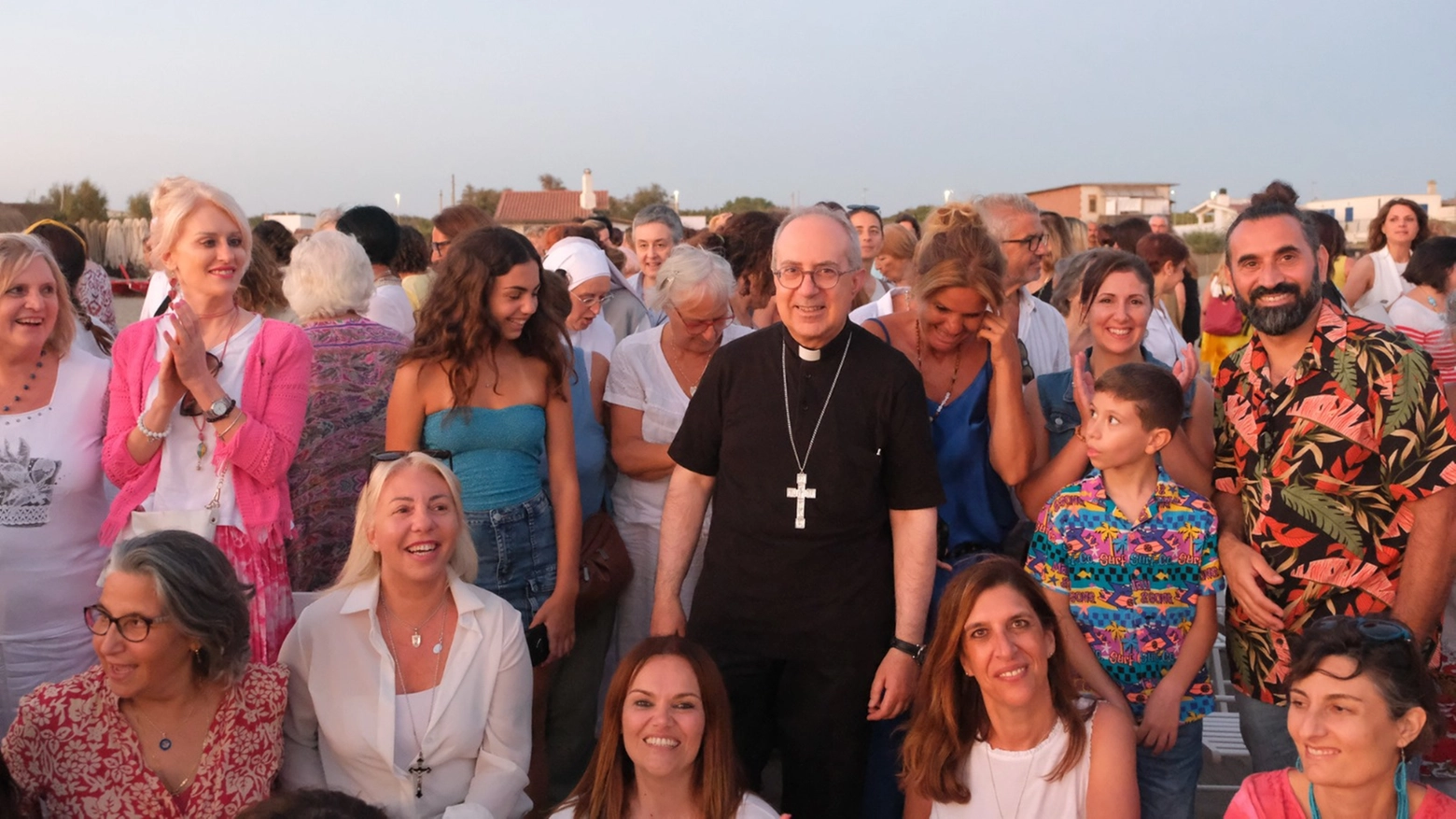 Fregene: l'incontro "Donne in difesa della dignità" promosso da Gianrico Ruzza, vescovo di Porto-Santa Rufina e Civitavecchia-Tarquinia