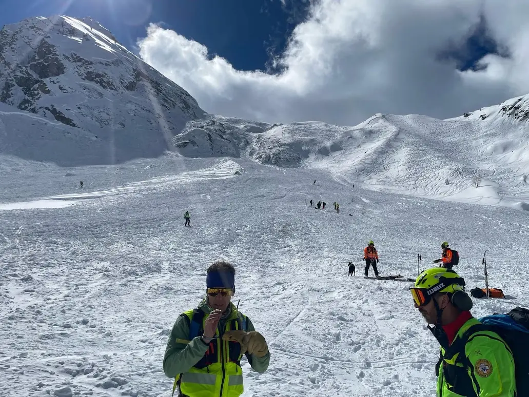 Valanga al Passo del Tonale: morto scialpinista tedesco di 46 anni, due ricoverati in ospedale