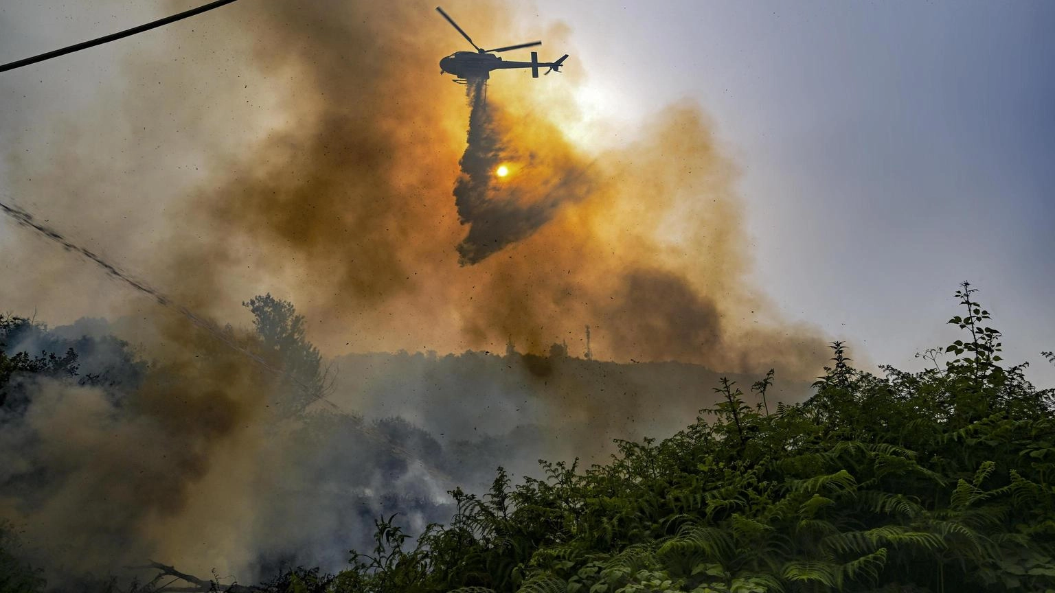 Incendi:Protezione Civile, oggi 33 richieste di intervento aereo