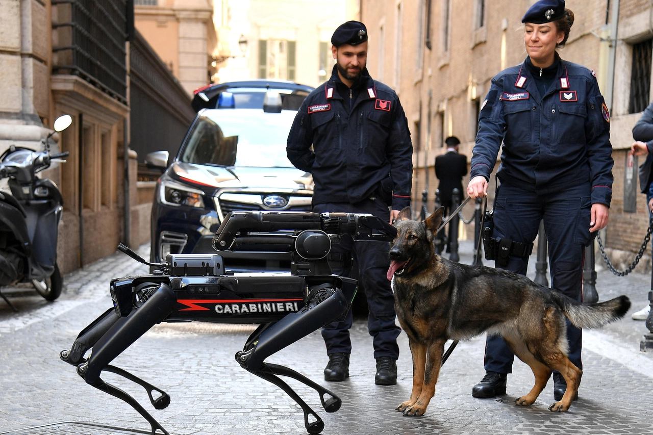 Al Mic entra Saetta, il cane robot degli artificieri