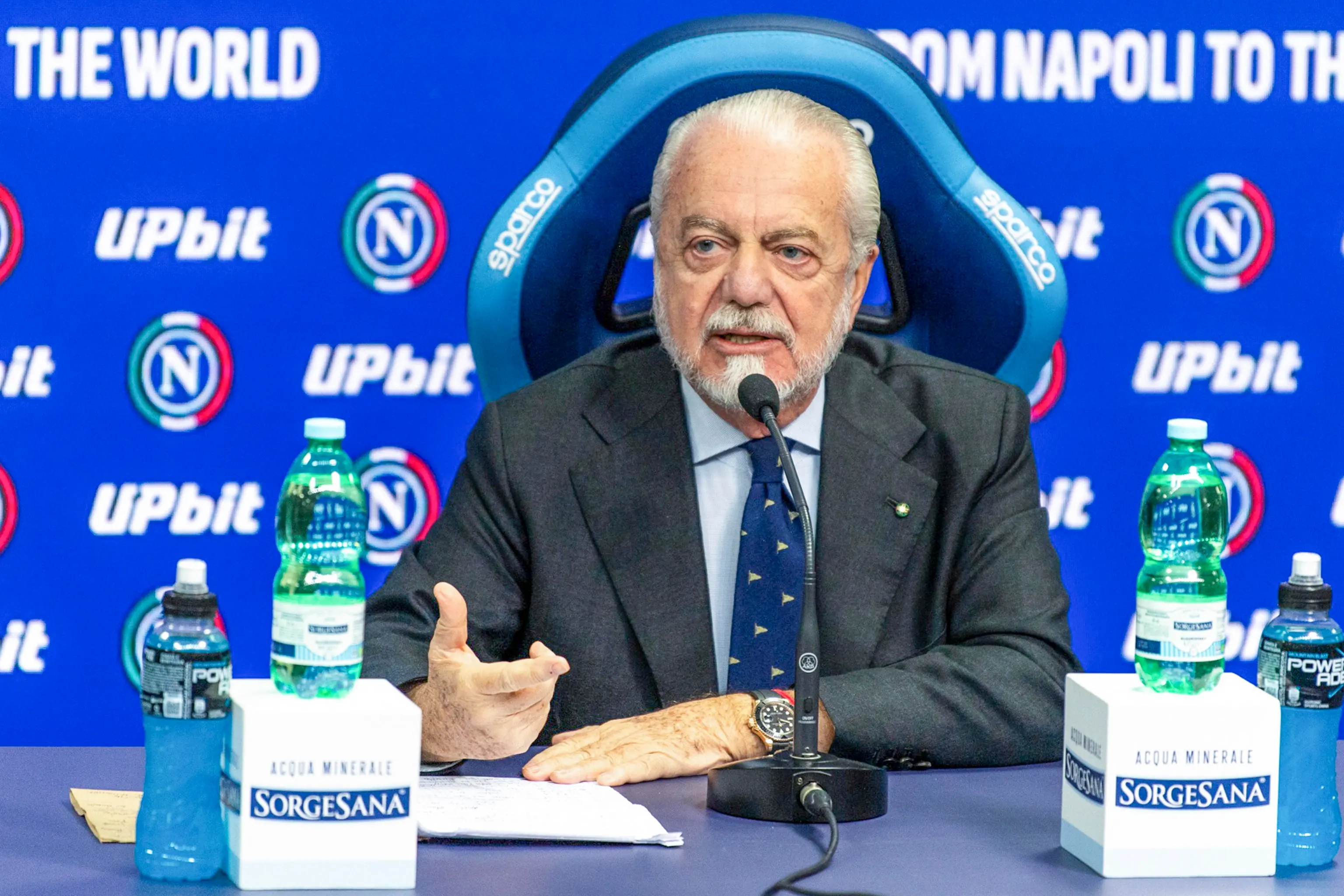 Napoli, le lacrime di De Laurentiis: "Venti anni gloriosi. E ora comincerà lo spettacolo"