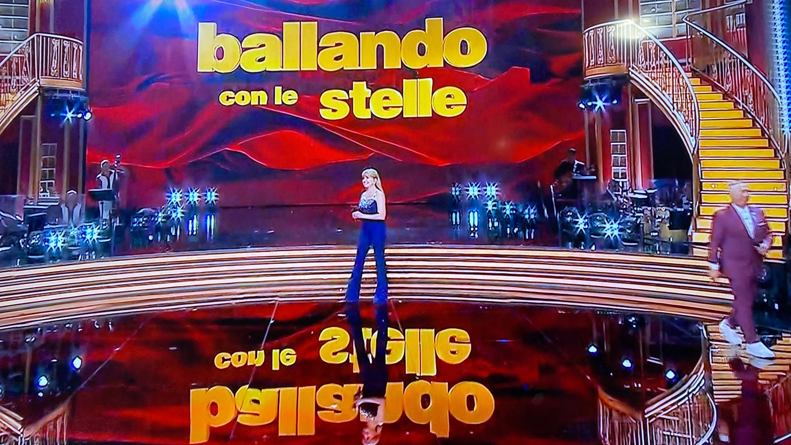 Milly Carlucci conduce la seconda puntata di 'Ballando con le Stelle'