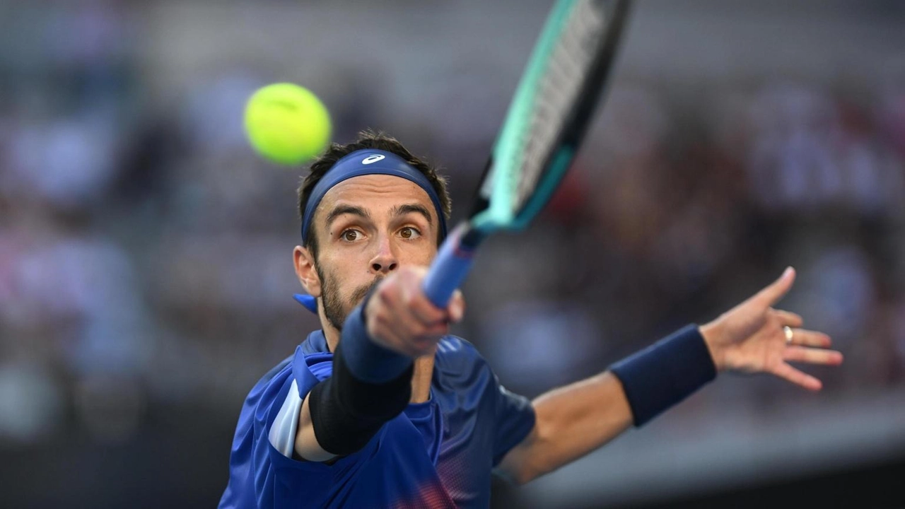 Musetti supera Safiullin e sfiderà Arthur Fils. Berrettini affronterà Tsitsipas nel terzo turno.