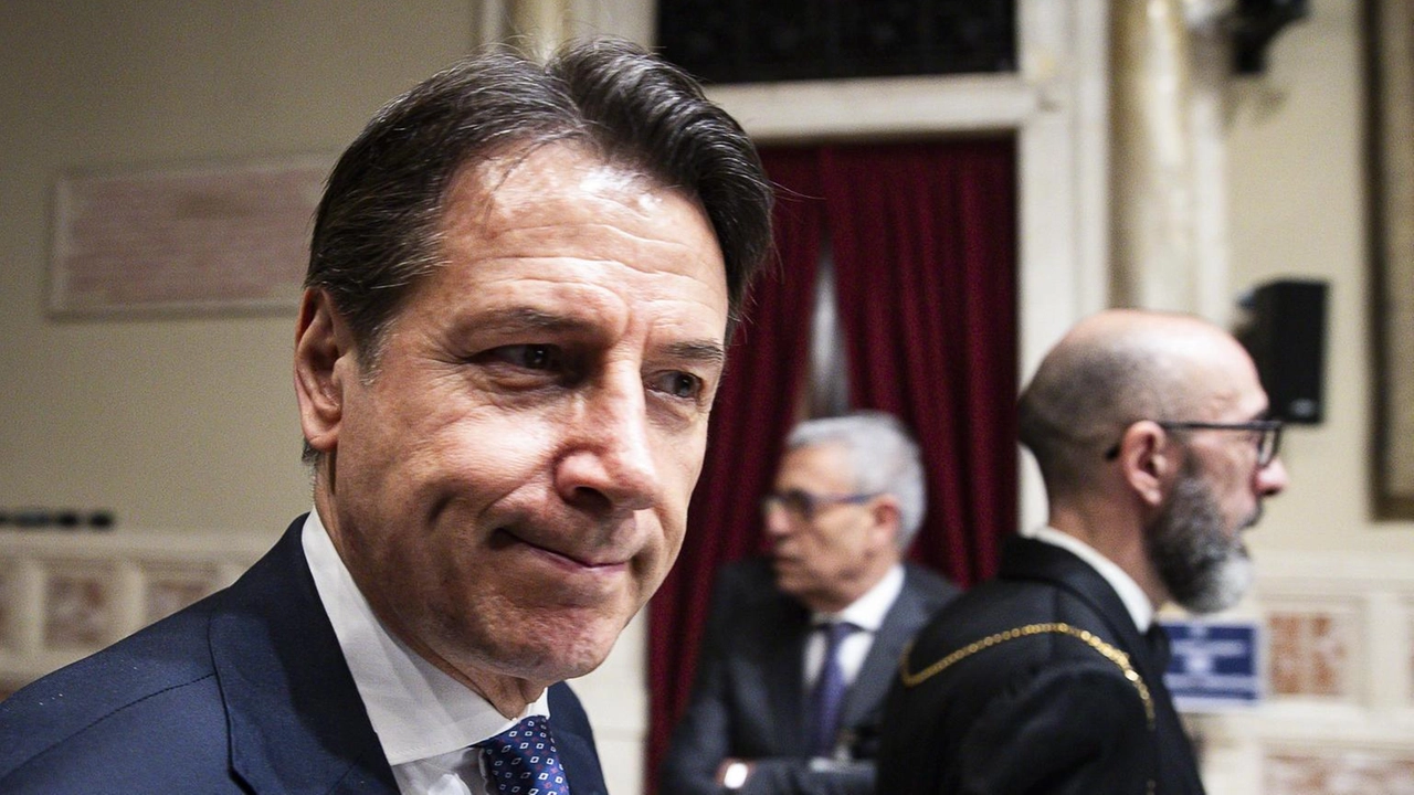 Giuseppe Conte sostiene l'idea di una patrimoniale globale per una tassazione più equa e una democrazia di qualità.