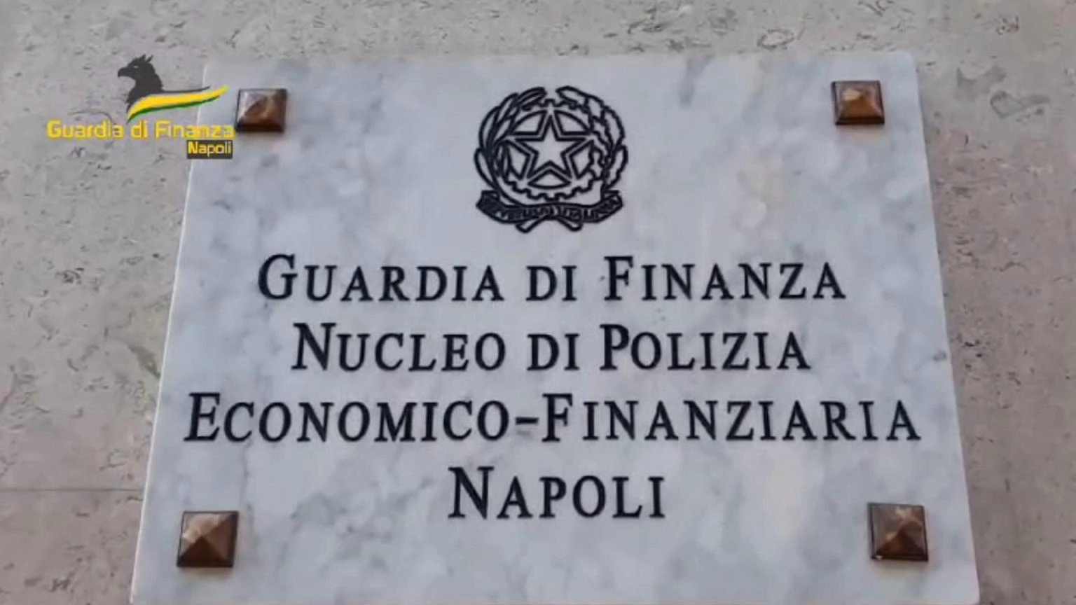 Camorra e riciclaggio, sequestrata nota pizzeria a Napoli