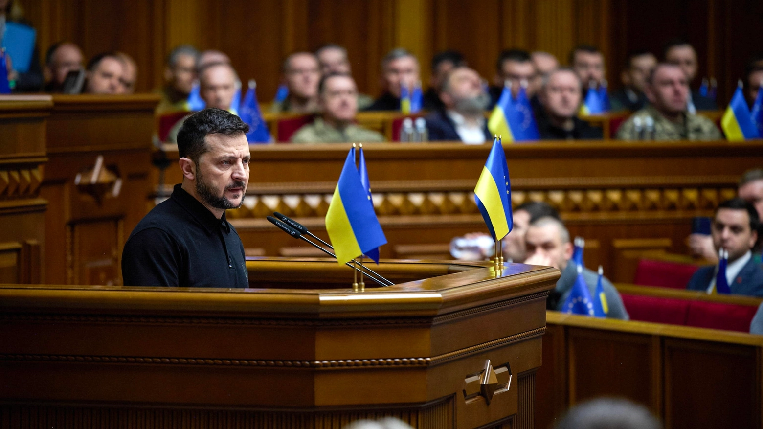 Il presidente Zelensky presenta il suo piano in 5 punti