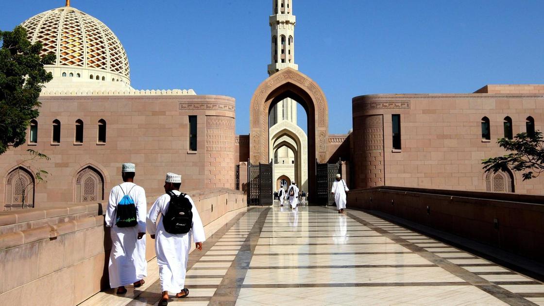 Oman, sparatoria in una moschea: 4 morti