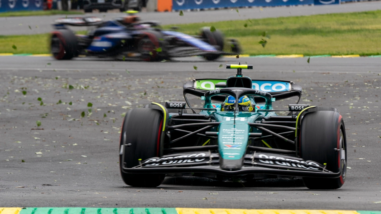 Max Verstappen fa registrare lo stesso tempo del pilota Mercedes, ma lo realizza dopo di lui e quindi rimane dietro