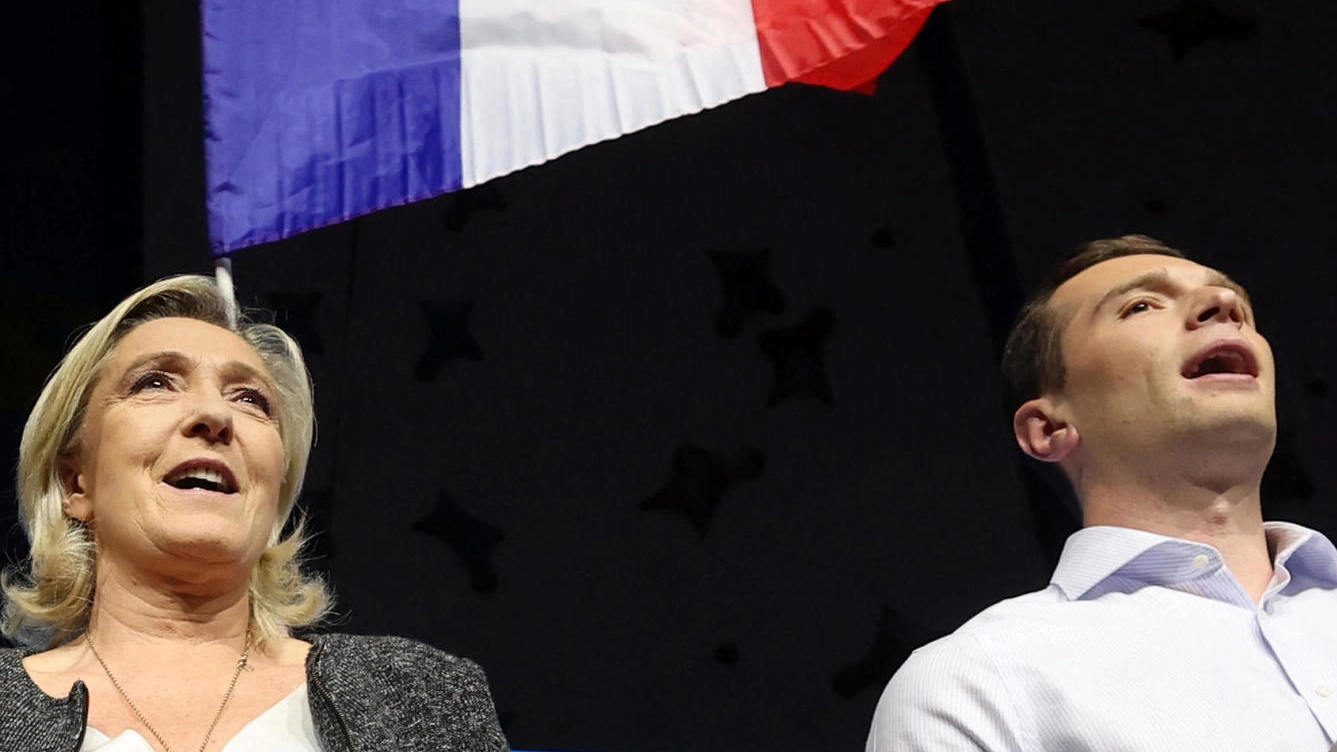 Marine Le Pen con Jordan Bardella